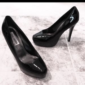 Steve Madden black patent leather platform…